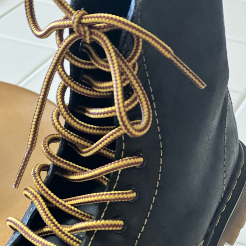 Dr. Martens Kids Black Leather Lace-Up Boots - Picture 3 of 11